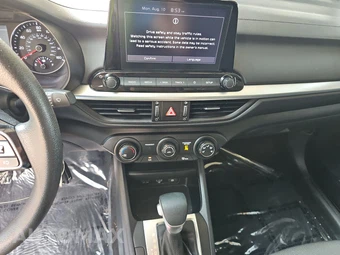 2024 Kia Forte LXS - miniatura 11
