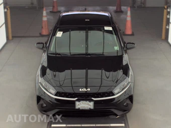 2024 Kia Forte LXS - miniatura 2