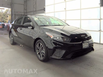 2024 Kia Forte LXS - miniatura 3
