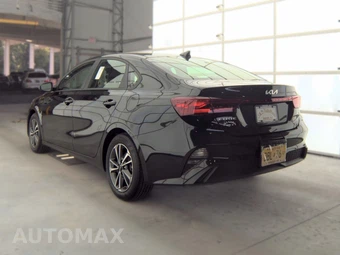 2024 Kia Forte LXS - miniatura 6