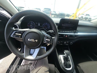 2024 Kia Forte LXS – miniatura 11