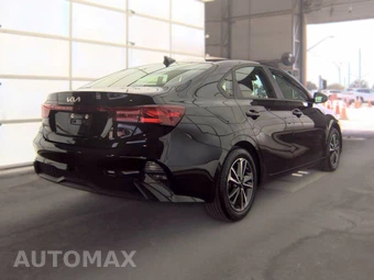 2024 Kia Forte LXS – miniatura 4