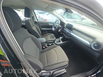 2024 Kia Forte LXS – miniatura 8