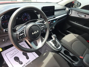 2024 Kia Forte LXS - miniatura 11