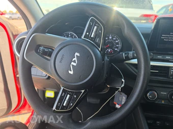 2024 Kia Forte LXS – miniatura 10