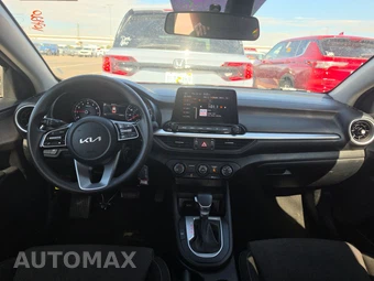 2024 Kia Forte LXS – miniatura 11