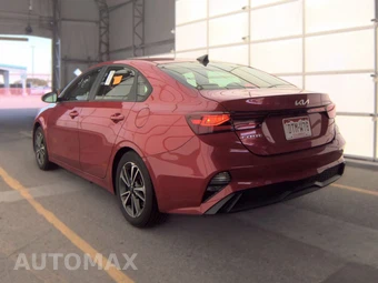 2024 Kia Forte LXS – miniatura 6