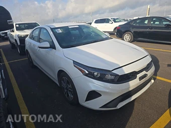 2024 Kia Forte LXS - miniatura 3