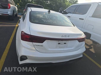 2024 Kia Forte LXS - miniatura 5