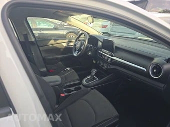 2024 Kia Forte LXS - miniatura 8
