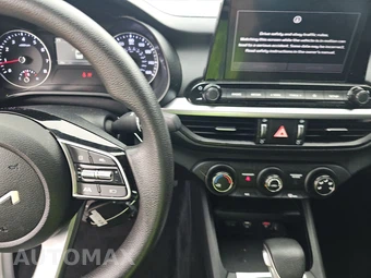 2024 Kia Forte LXS - miniatura 11