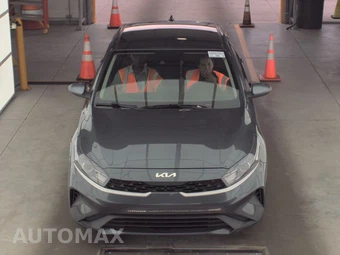 2024 Kia Forte LXS - miniatura 2