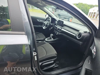 2024 Kia Forte LXS - miniatura 8