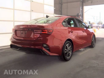 2024 Kia Forte LXS - miniatura 4