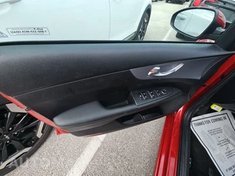 2024 Kia Forte LXS - miniatura 9