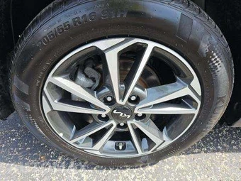 2024 Kia Forte LXS - miniatura 24