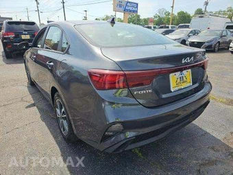 2024 Kia Forte LXS - miniatura 3