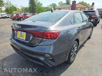 2024 Kia Forte LXS - miniatura 4