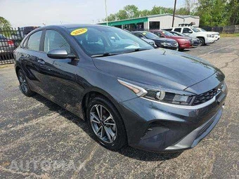2024 Kia Forte LXS - miniatura 5
