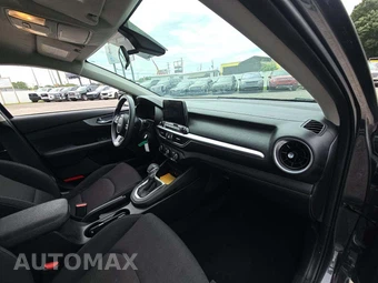 2024 Kia Forte LXS – miniatura 16