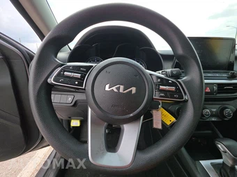 2024 Kia Forte LXS - miniatura 10