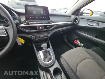 2024 Kia Forte LXS - miniatura 11