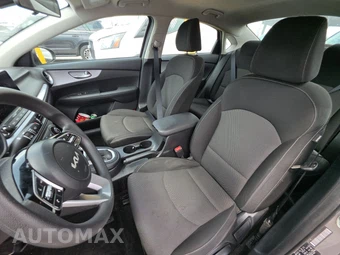2024 Kia Forte LXS - miniatura 7
