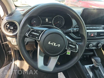 2024 Kia Forte LXS - miniatura 10