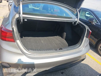 2024 Kia Forte LXS - miniatura 16