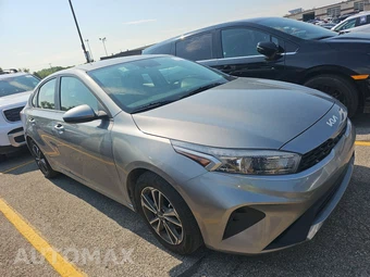 2024 Kia Forte LXS - miniatura 3