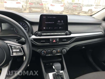 2024 Kia Forte LXS - miniatura 10