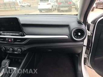 2024 Kia Forte LXS - miniatura 19