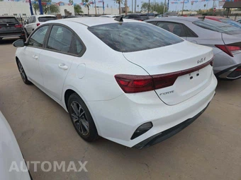 2024 Kia Forte LXS - miniatura 2
