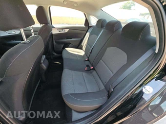 2024 Kia Forte LXS - miniatura 10