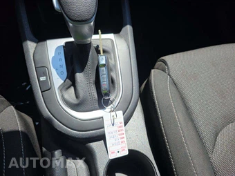 2024 Kia Forte LXS - miniatura 5