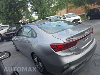 2024 Kia Forte LXS - miniatura 2