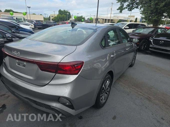 2024 Kia Forte LXS - miniatura 3