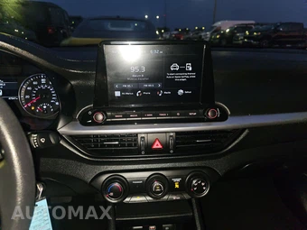 2024 Kia Forte LXS – miniatura 11