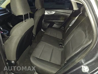 2024 Kia Forte LXS – miniatura 13