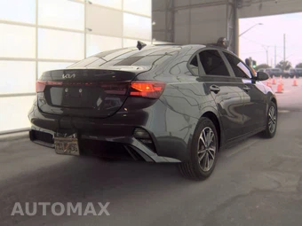 2024 Kia Forte LXS – miniatura 4