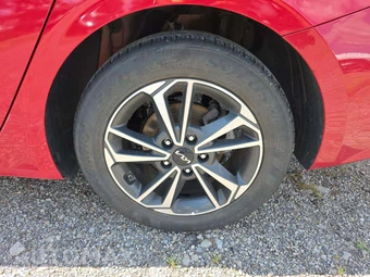 2024 Kia Forte LXS - miniatura 21