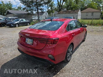 2024 Kia Forte LXS - miniatura 3