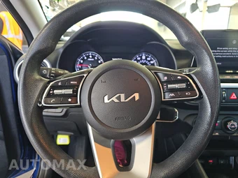 2024 Kia Forte LXS - miniatura 10