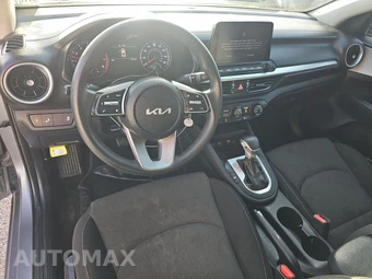 2024 Kia Forte LXS - miniatura 11