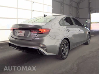 2024 Kia Forte LXS - miniatura 4