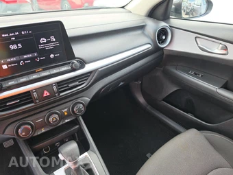 2024 Kia Forte LXS – miniatura 11