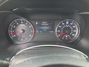 2024 Kia Forte LXS – miniatura 12