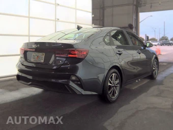 2024 Kia Forte LXS – miniatura 4
