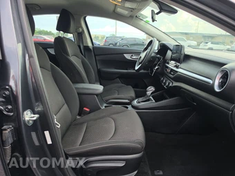 2024 Kia Forte LXS – miniatura 8