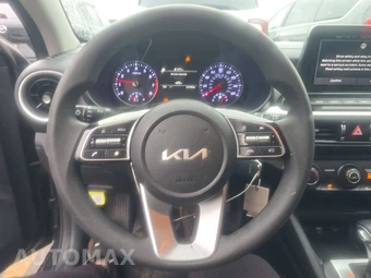 2024 Kia Forte LXS - miniatura 10